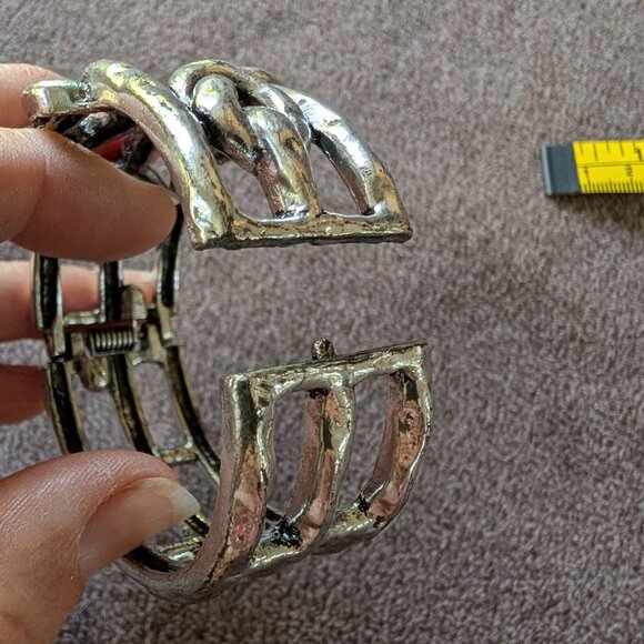 Vintage Knot Bracelet - Picture 3 of 9